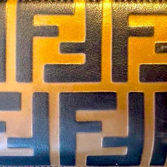 WOW POSHMARK - Authentic Fendi Wallet Key Chain Cles FESTIVAL READY!